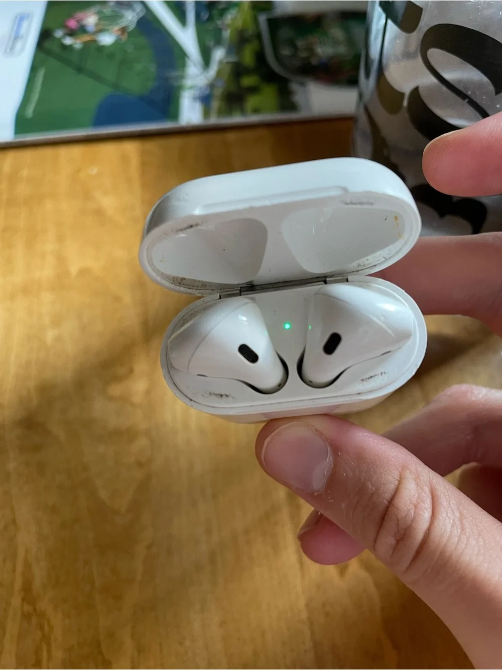 Apple White Wireless Earbuds with Charging Case